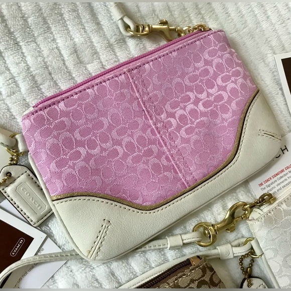 Coach NWT Vintage Womens Signature Pink Wristlet/Wallet - Picture 3 of 8